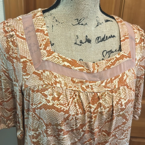 Danielrainn Snake Skin Peach Print Patterned Top - Picture 2 of 10